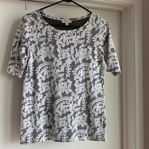 Scoop neck fitted lace shirt